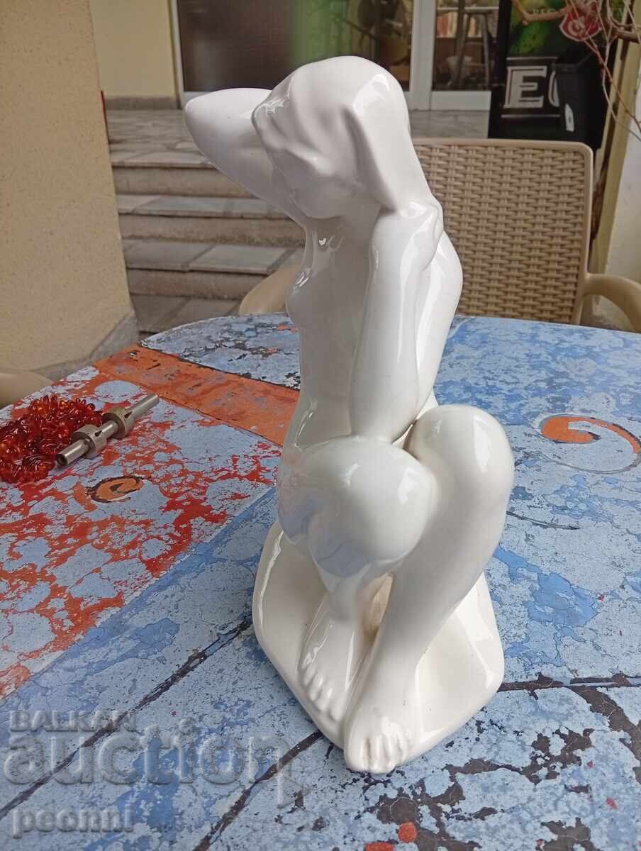Όμορφη, μεγάλη πορσελάνινη φιγούρα κοριτσιού με τιμή € 25.00 | 48.90 BGN