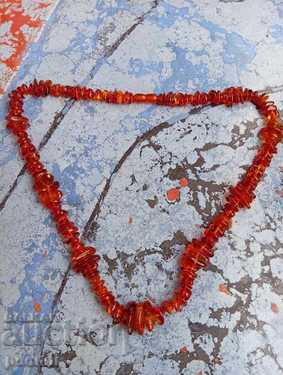 Гердан от естествен кехлибар