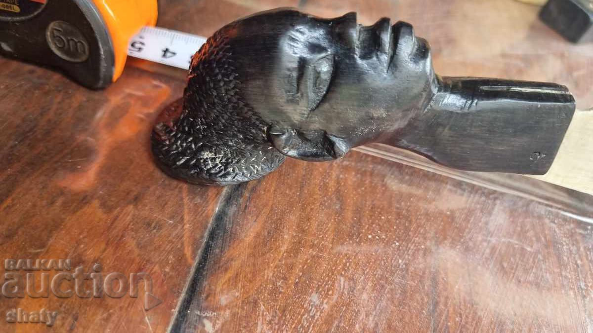 Доставка на Нож  от слонова кост.