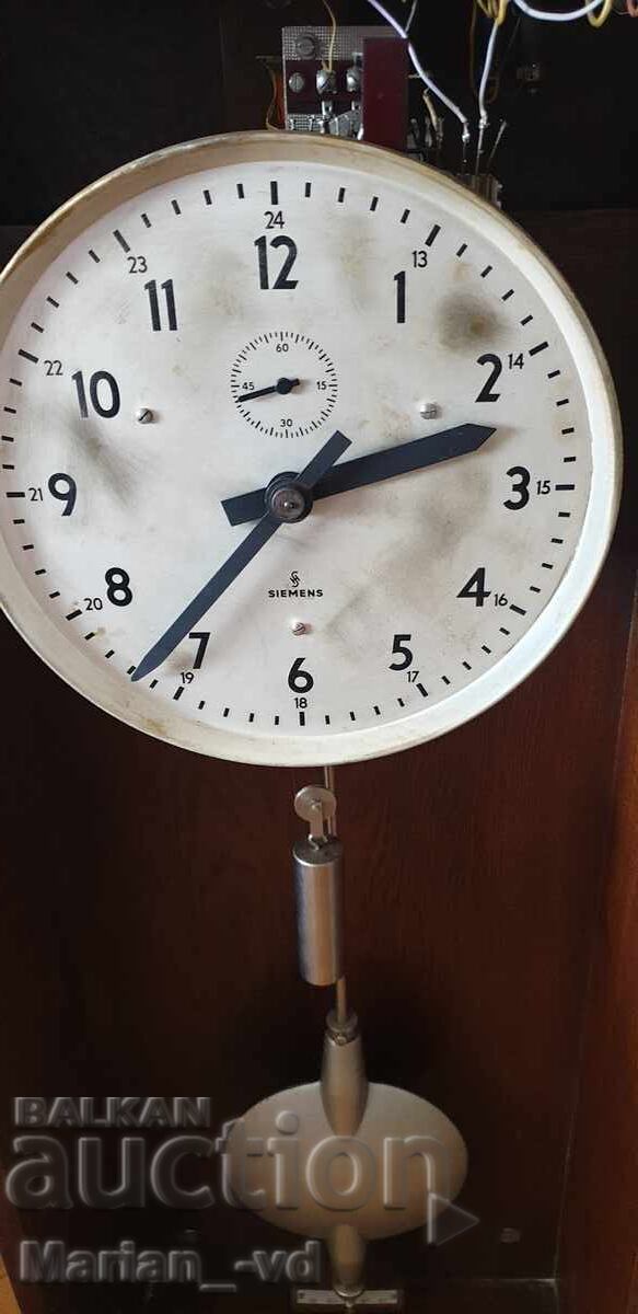 Livrarea Ceas de perete electromecanic Siemens cu pendul