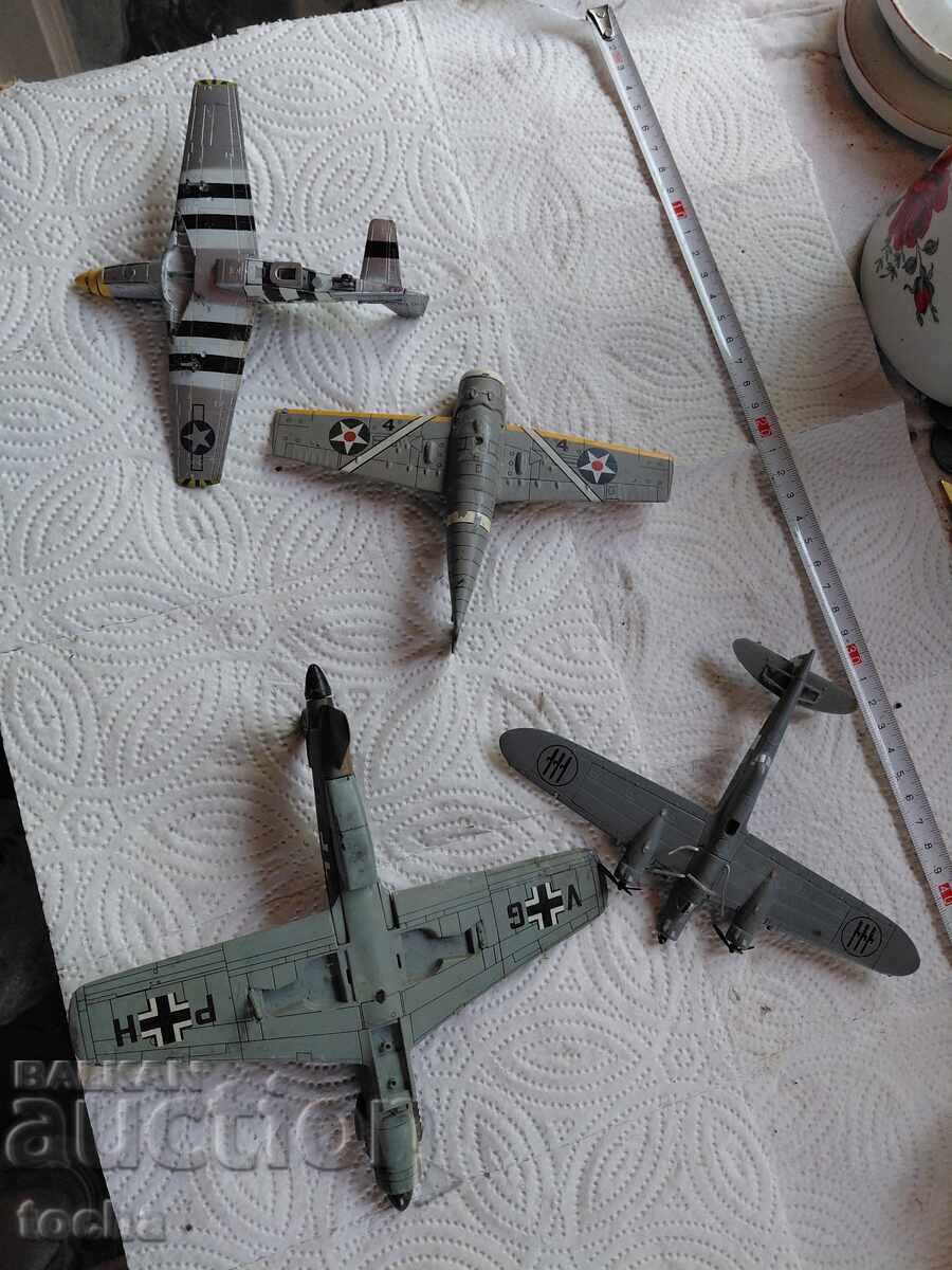 Δημοπρασία παλιά παιχνίδια, αεροπλάνα, παρτίδα δύο