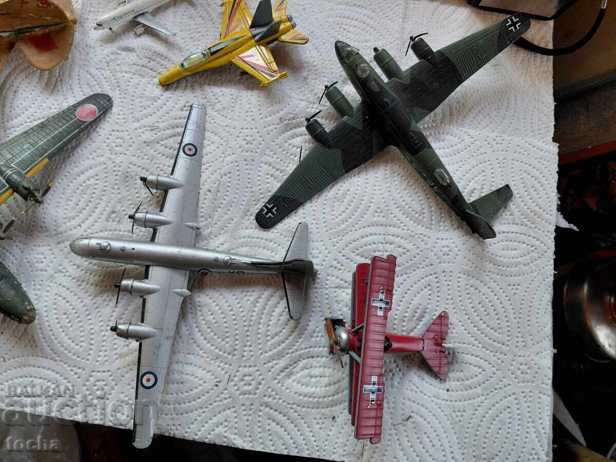 Аукцион стари играчки , самолети ,  лот три