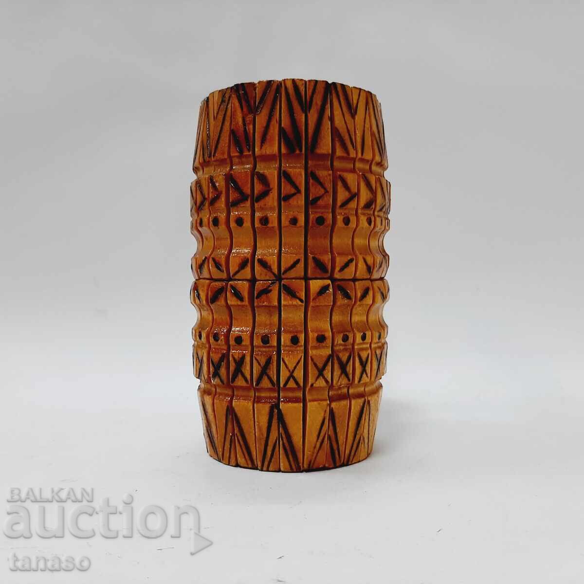 Licitație Cană veche din lemn pirogravat cu sticlă în interior (5.2)