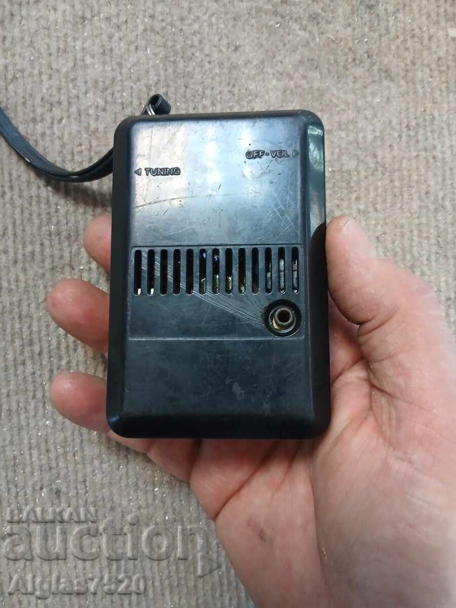 Radio portabil vechi "Sharp" cu preț € 8.00 | 15.65 BGN