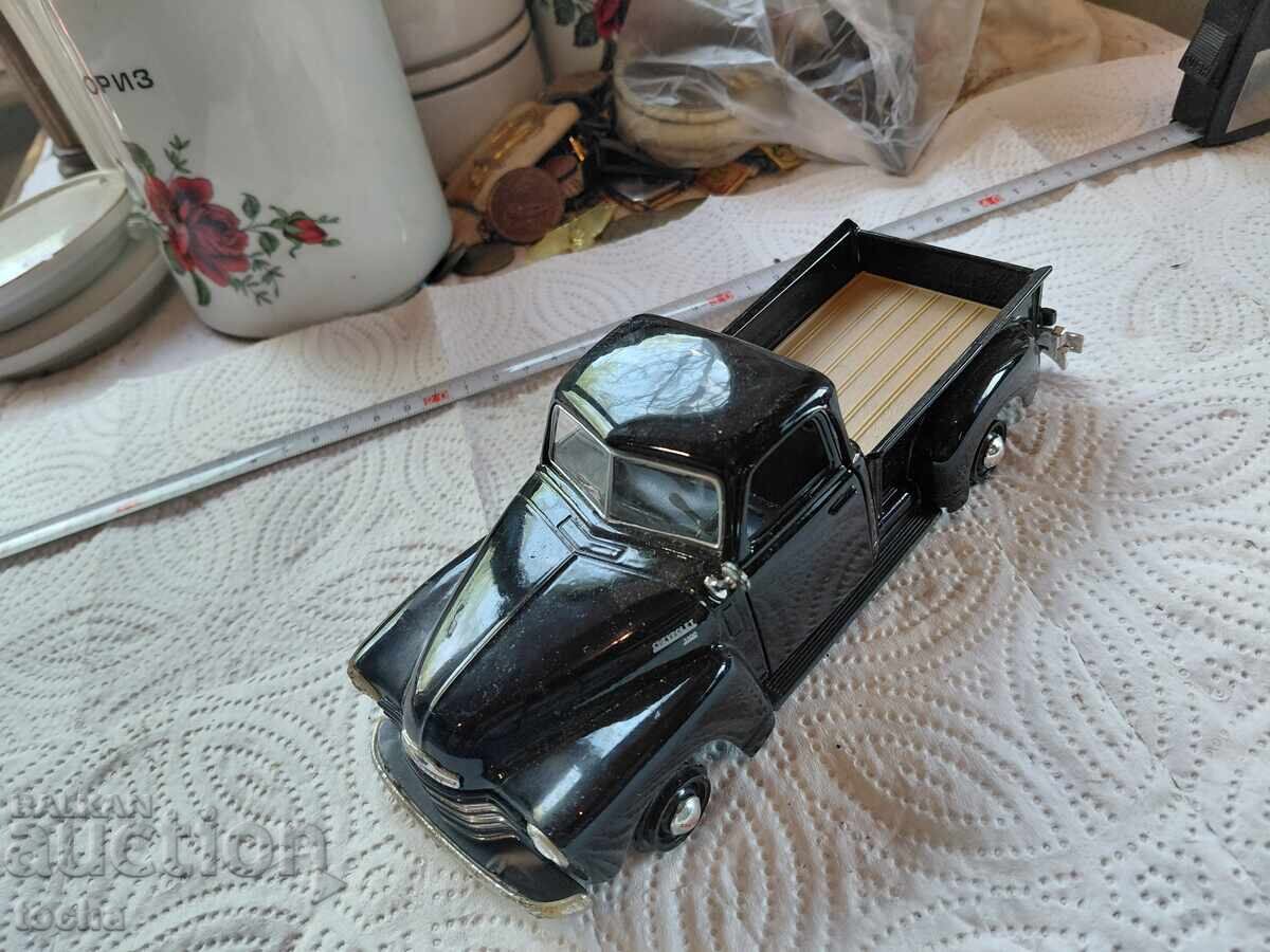 jucărie veche, mașinuță 1:25, pick-up