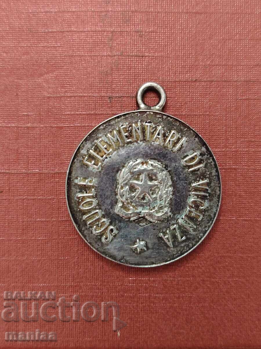 Доставка на Италиански сребърен медал проба 800