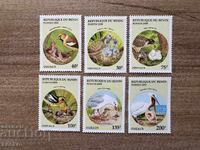 Бенин - Птици и техните малки (1995) MNH, надписана гума