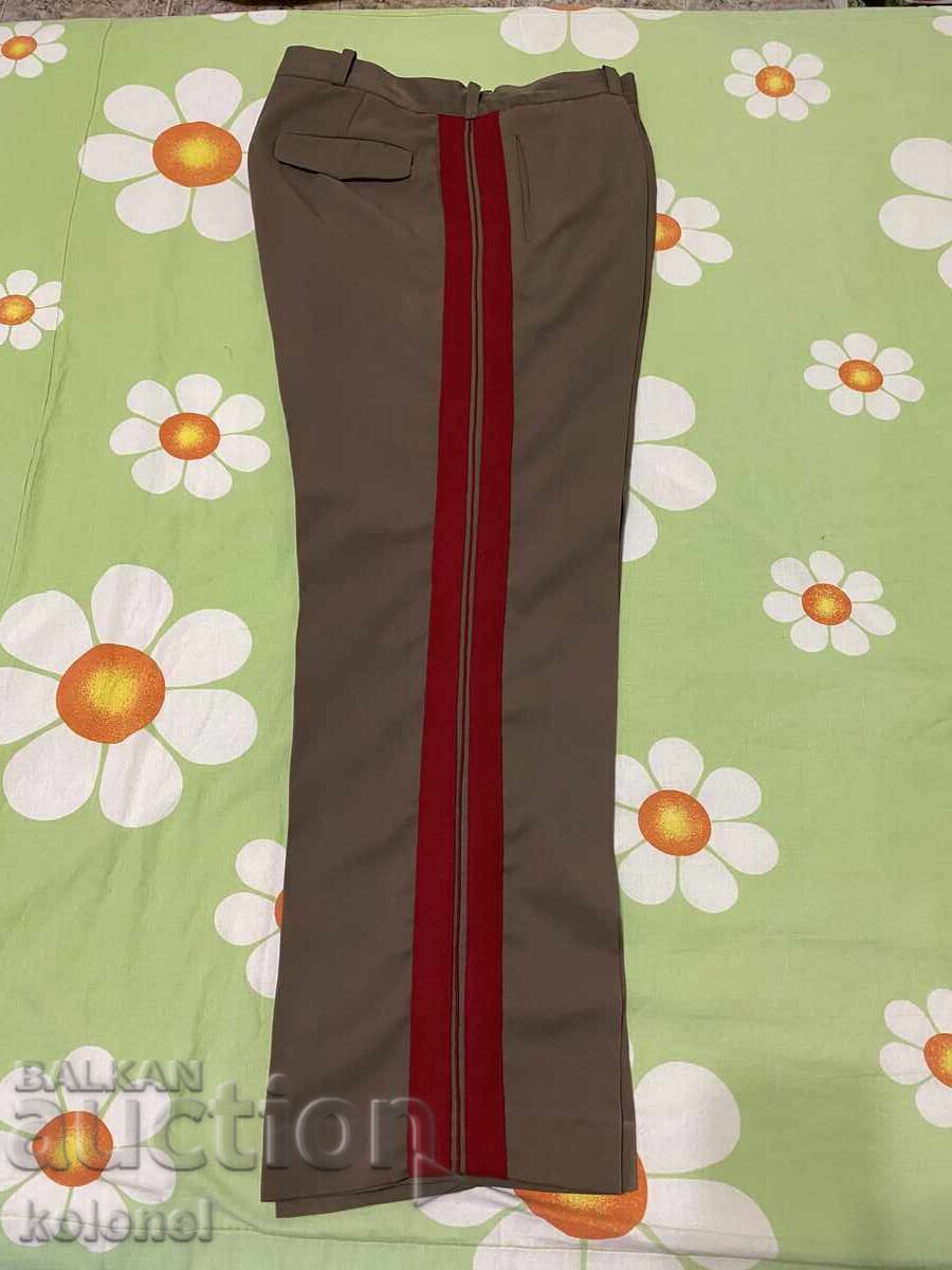 Pantaloni de general cu preț € 50.00 | 97.79 BGN Pantaloni de general cu preț € 50.00 | 97.79 BGN