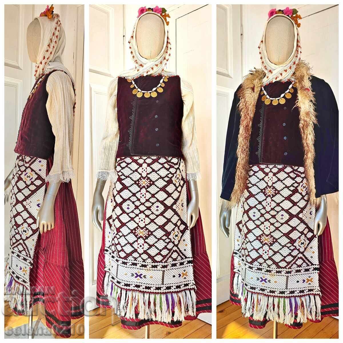 Αυθεντική παραδοσιακή φορεσιά από το Καλιπέτροβο, περιοχή Σιλίστρας