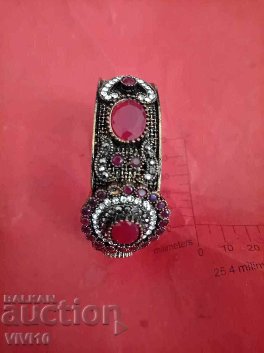 Antique bracelet with stones