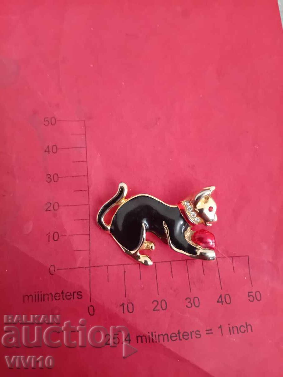 Старинна брошка емаил