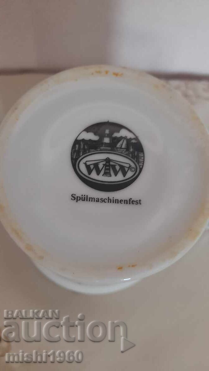 Порцеланова чаша с цена € 1.50 | 2.93 лв.