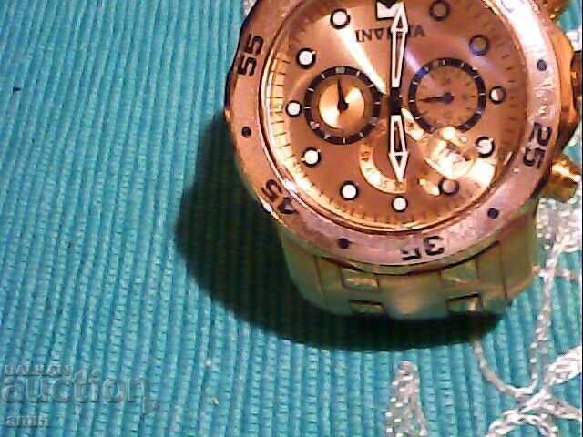 Auction  Beautiful Invicta watch, works perfectly