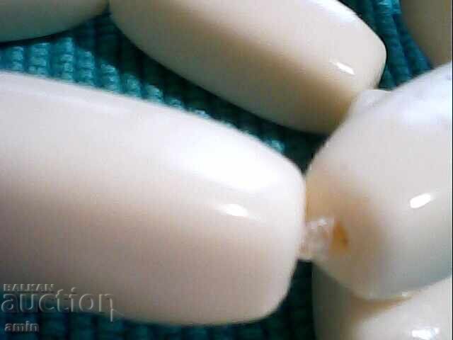 Delivery of Beautiful ivory necklace