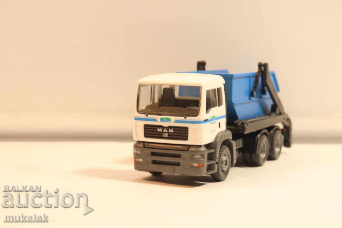 Auction  WIKING H0 1/87 MAN GARBAGE TRUCK MODEL