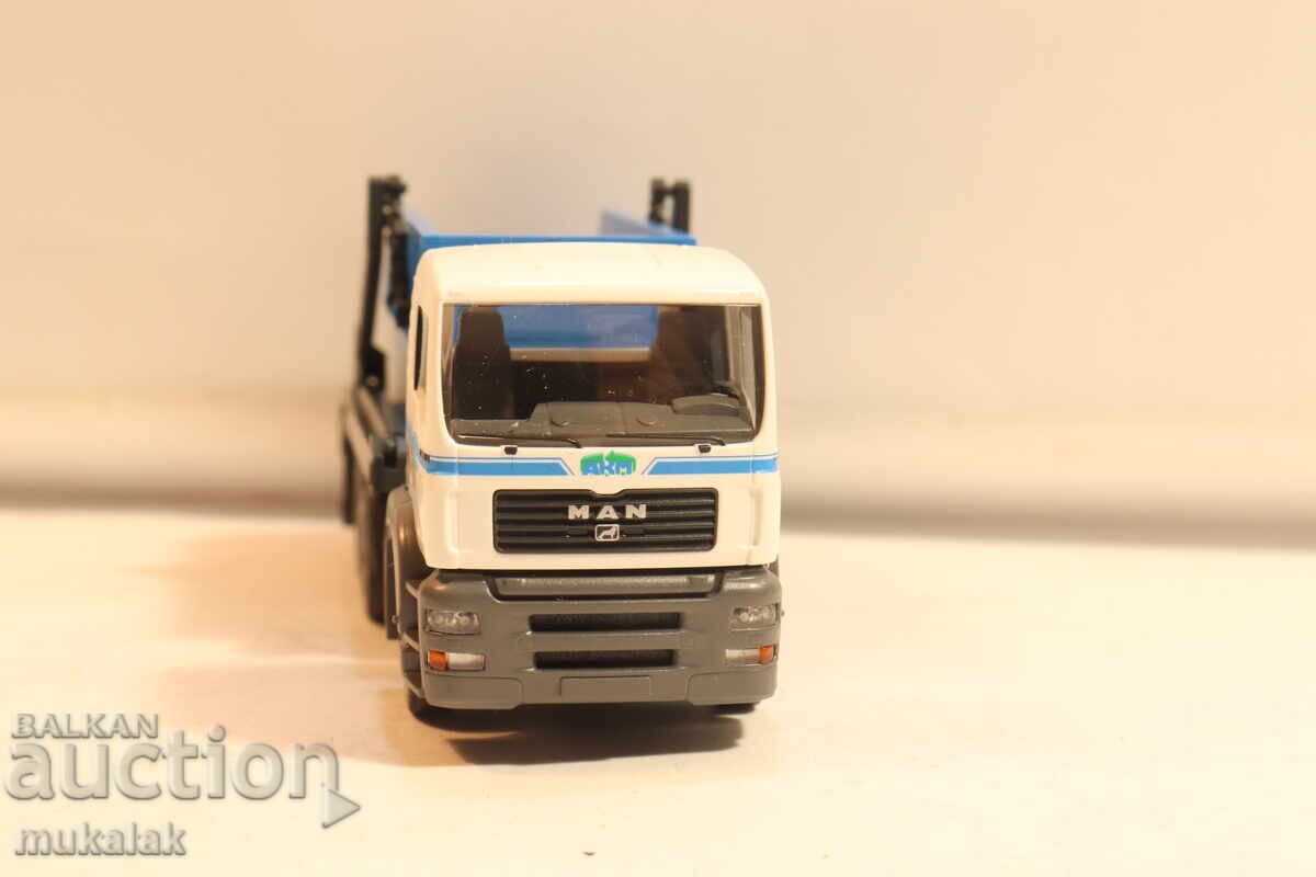 Delivery of WIKING H0 1/87 MAN GARBAGE TRUCK MODEL
