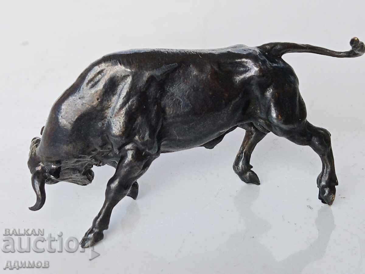 Бик с цена € 8.00 | 15.65 лв.