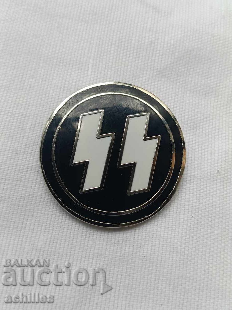 Enamelled Hitlerite badge