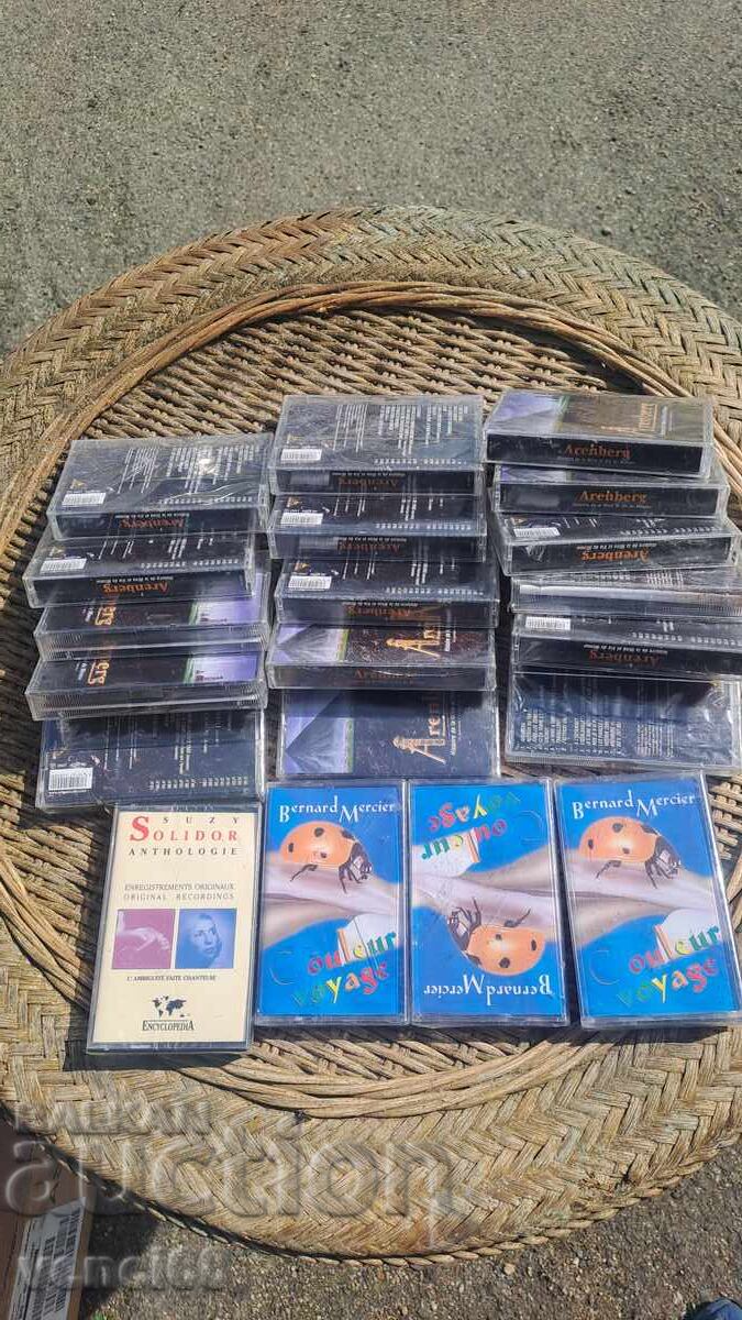 O mulțime de casete audio