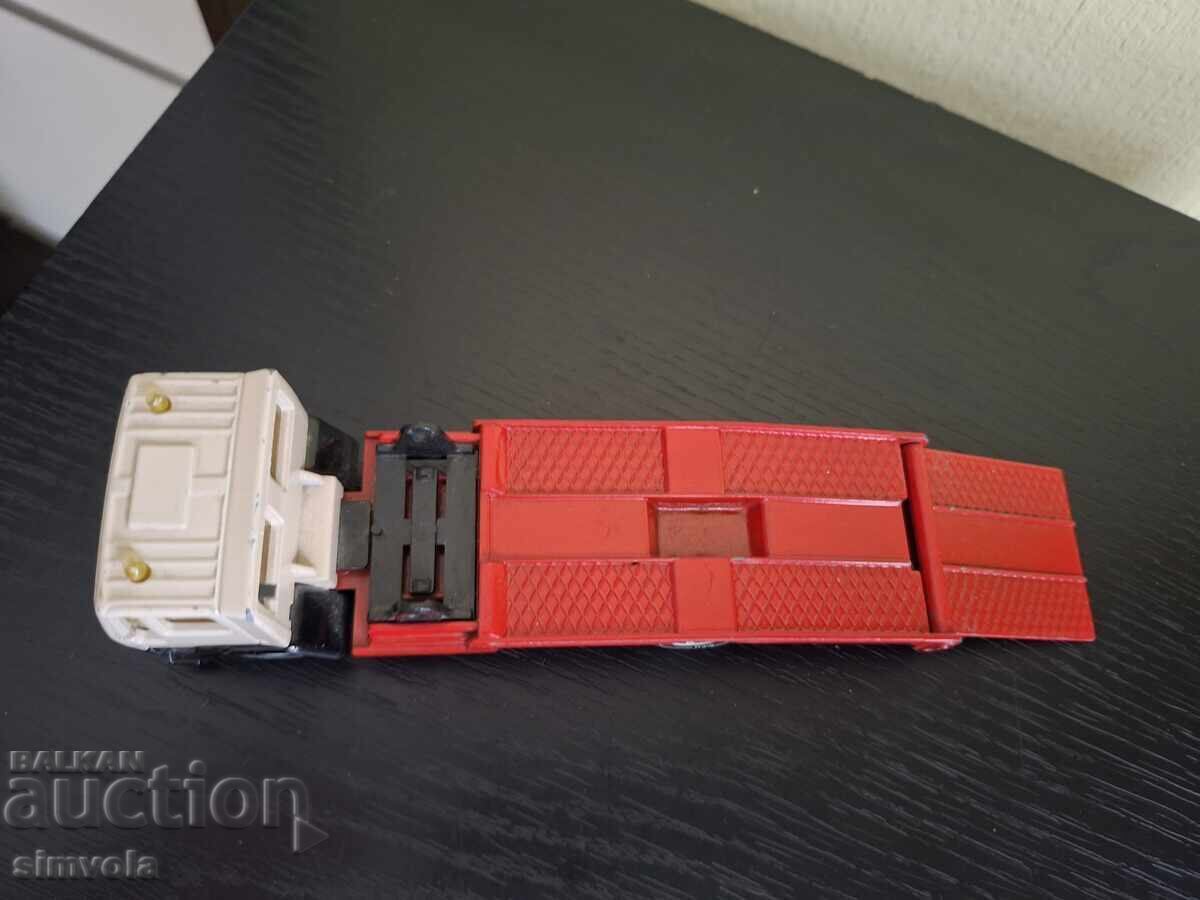 Auction  Ford Cargo truck