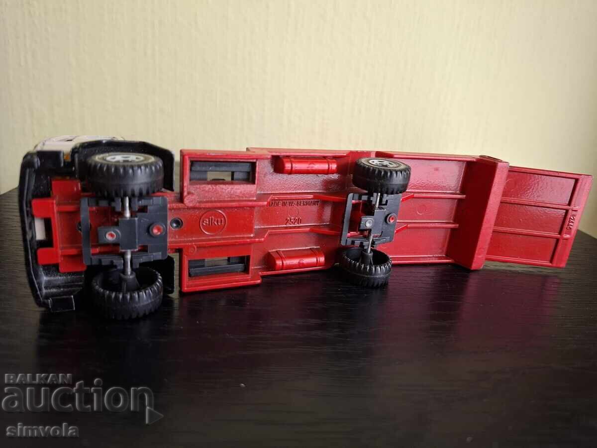 Delivery of Ford Cargo truck