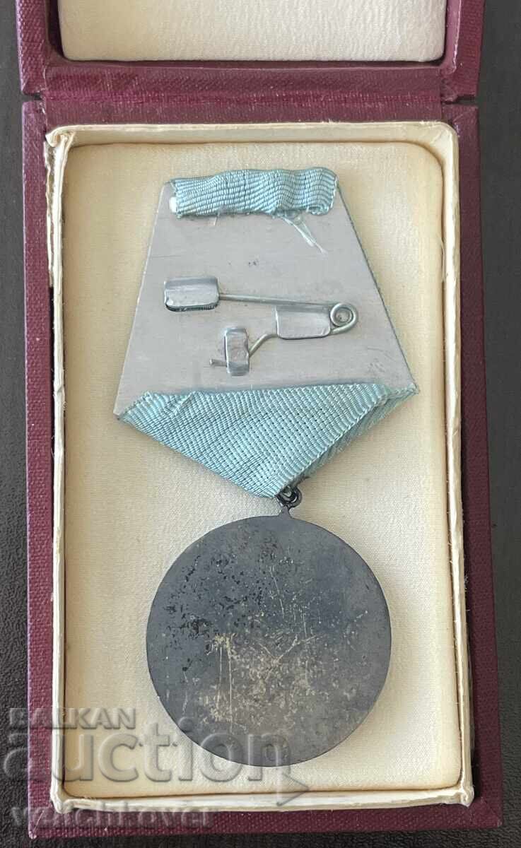 Licitație 43250 Bulgaria ordinul Chiril și Metodiu gradul III cu cutie