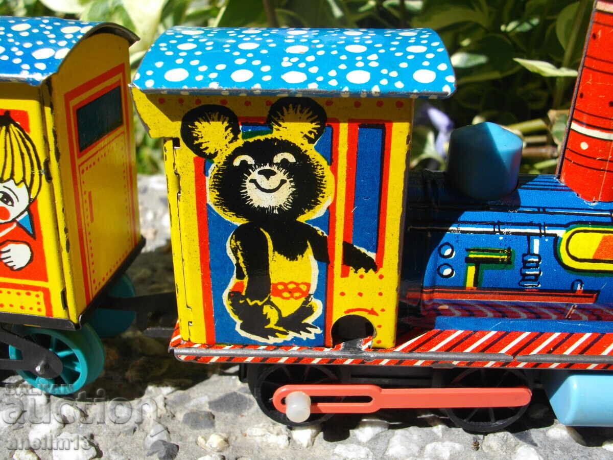 VECHE JUCĂRIE MECANICĂ DIN TABLĂ TREN OLIMPIADA MOSCOVA 80 cu preț € 30.00 | 58.68 BGN