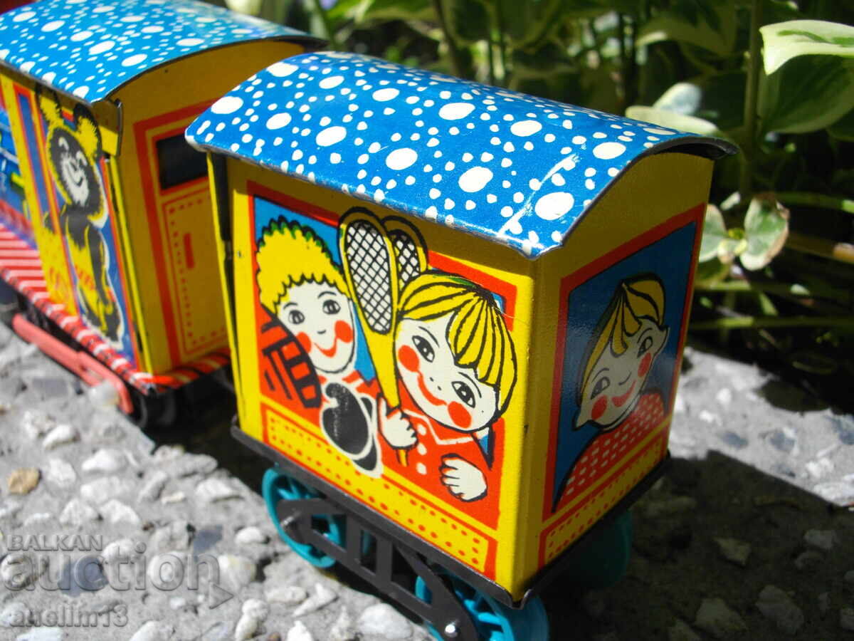 Livrarea VECHE JUCĂRIE MECANICĂ DIN TABLĂ TREN OLIMPIADA MOSCOVA 80