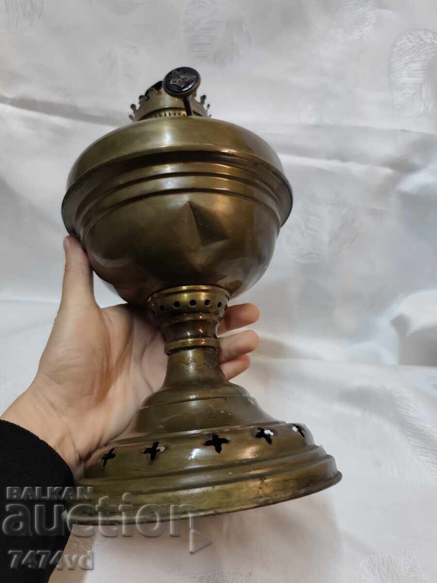 Δημοπρασία Αντίκα ορειχάλκινη λάμπα κηροζίνης – Σήμανση "Πεταλούδα"