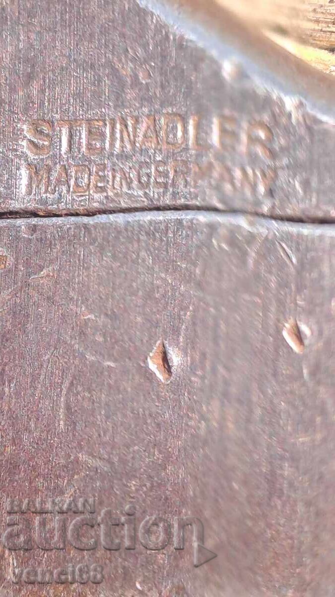 Delivery of Mercedes-Benz wrench