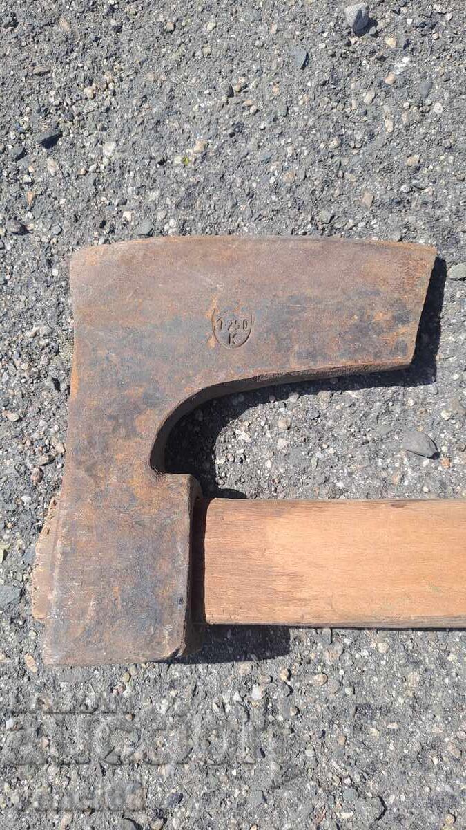 Bulgarian axe with price € 35.00 | 68.45 BGN