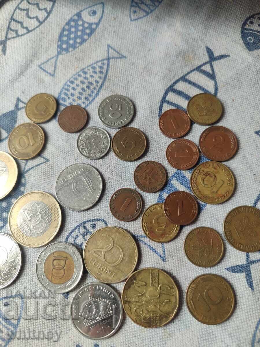 O mulțime de monede cu preț € 4.99 | 9.76 BGN