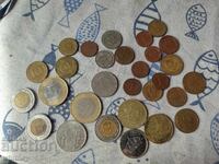 O mulțime de monede