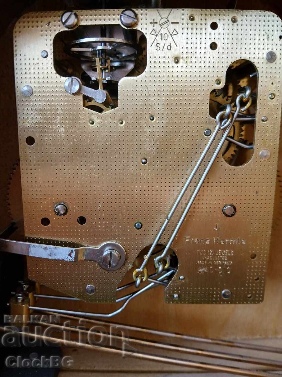 Licitație Ceas de șemineu german marca Franz Hermle