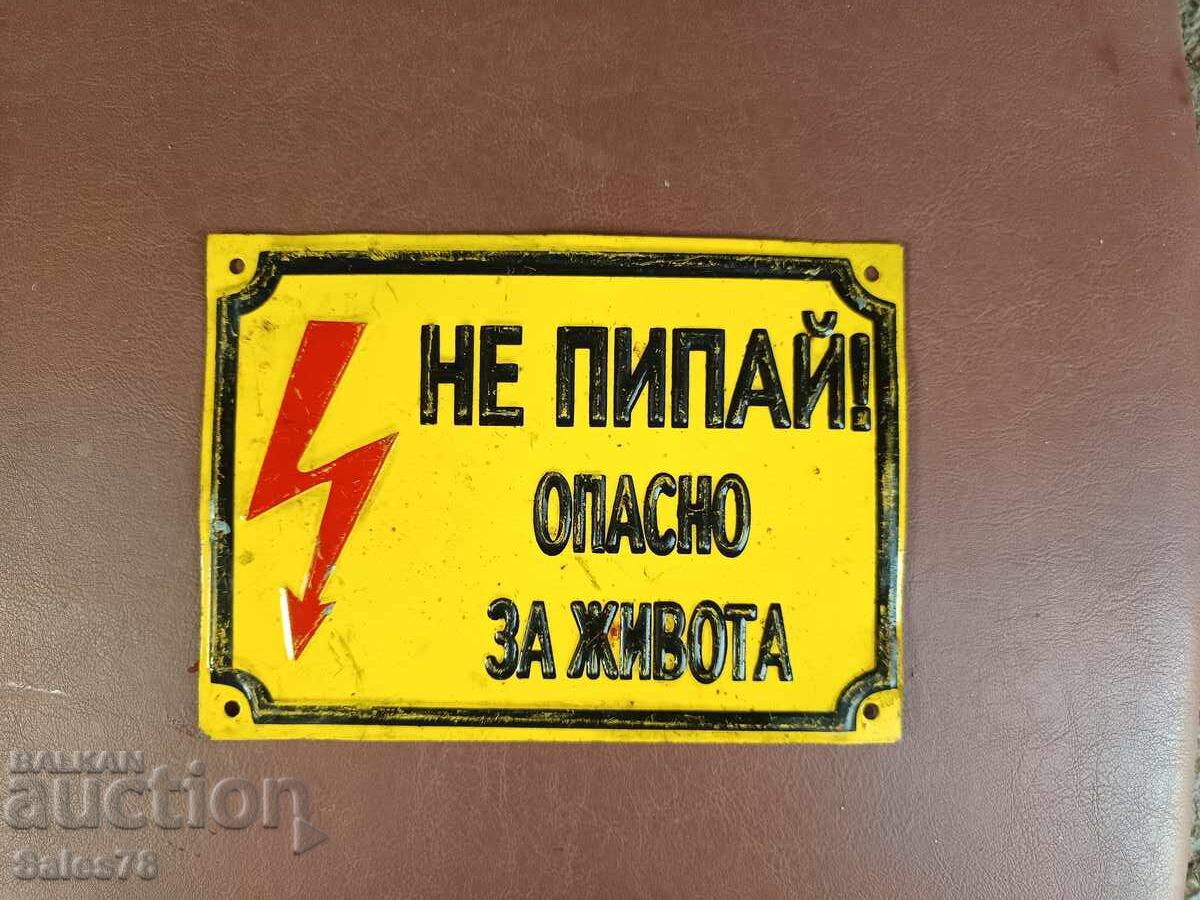 Plăcuță de avertizare