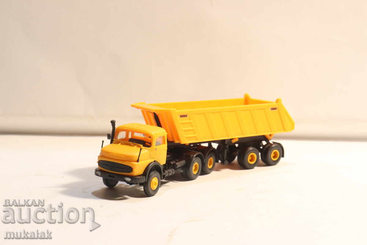 Auction  KIBRI H0 1/87 MERCEDES BENZ DUMP TRUCK MODEL