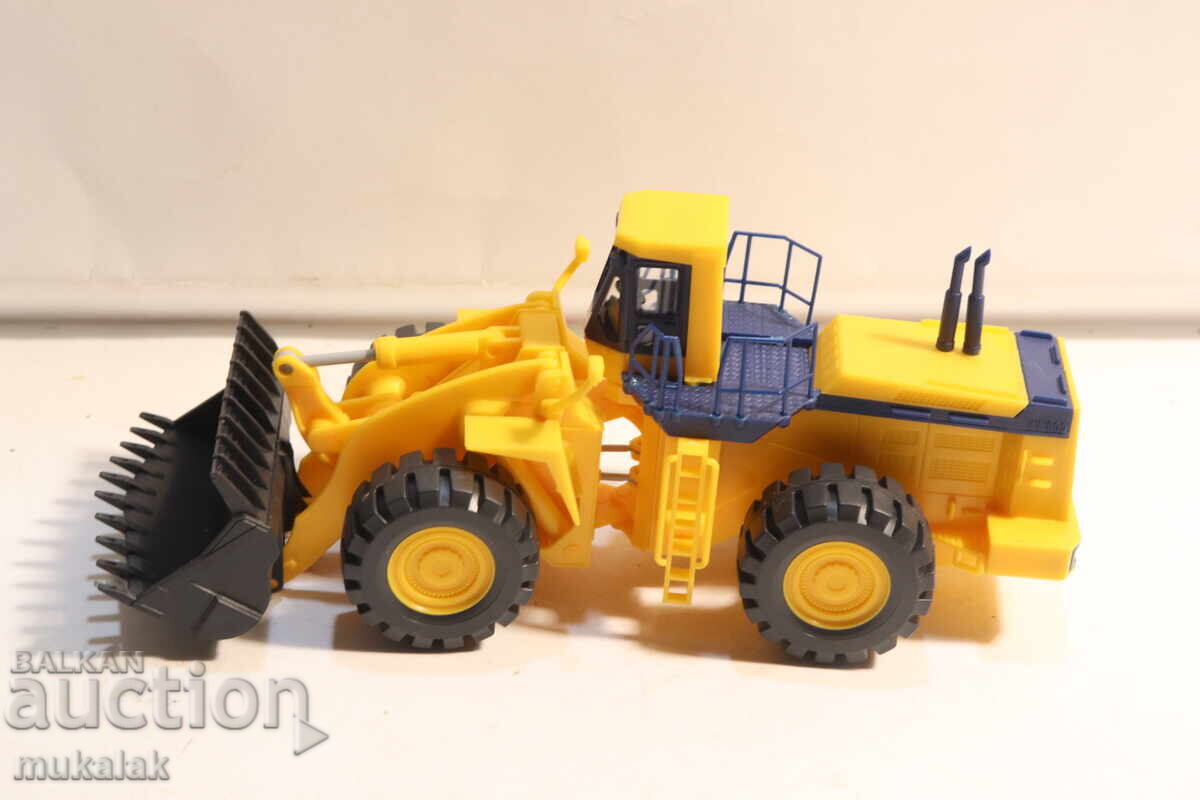 KIBRI  H0 1/87  ФАДРОМА БУЛДОЗЕР ТОВАРАЧ  КАМИОН МОДЕЛ с цена € 20.00 | 39.12 лв.