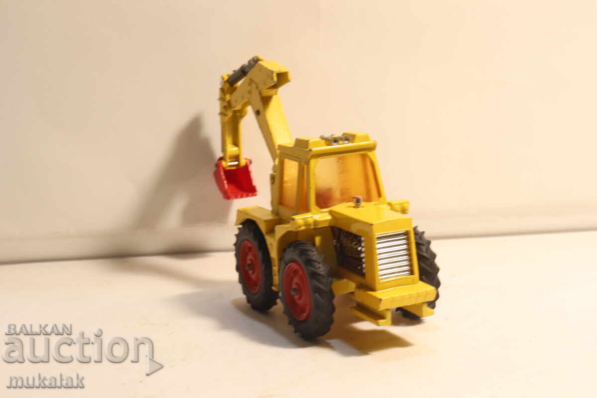 Аукцион MATCHBOX  KING  SIZE   БАГЕР БУЛДОЗЕР  КОЛИЧКА  МОДЕЛ