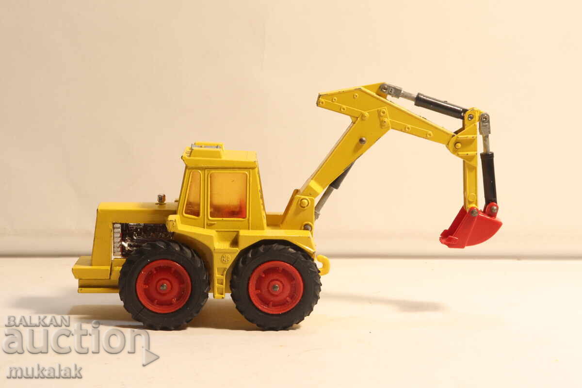 MATCHBOX  KING  SIZE   БАГЕР БУЛДОЗЕР  КОЛИЧКА  МОДЕЛ