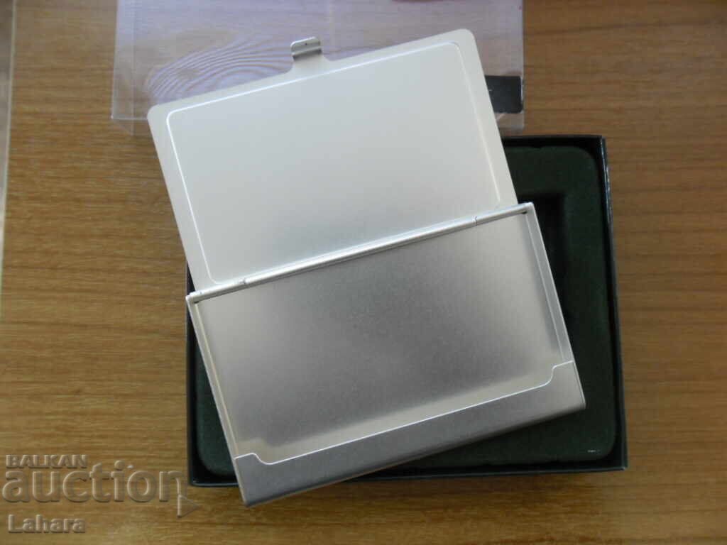 Доставка на Визитник , метална кутия за визитки