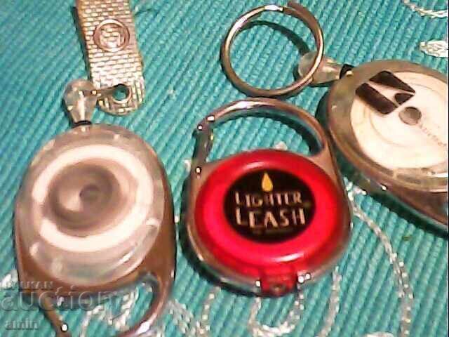 Licitație Lot de 19 bucăți pietre de joc și suport chei