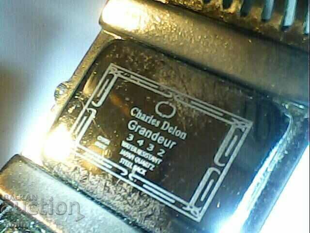 Livrarea Elevul de clasa a IV-a Charles Delon lucrează fără baterii