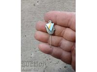 Посребрена значка с емайл на Морски яхт клуб " Криница"