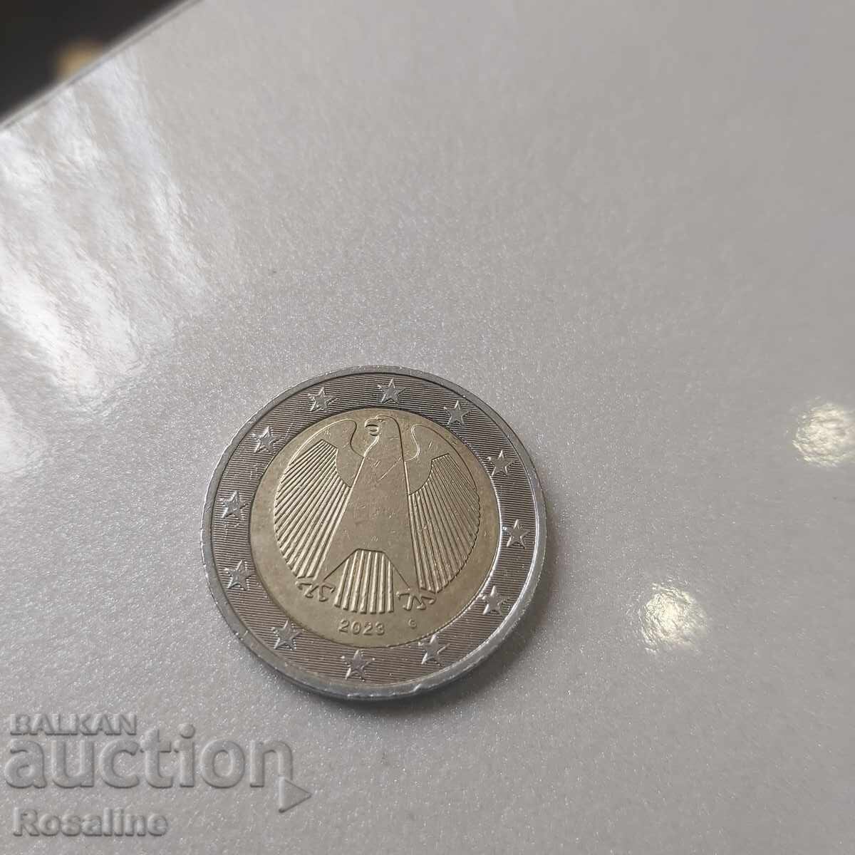 The eagle is a traditional symbol of German sovereignty, projec - 5