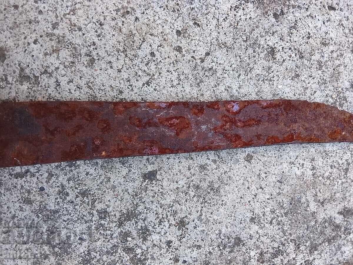 Licitație Un cuțit vechi