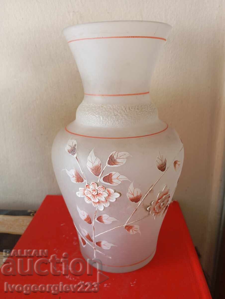 vază de sticlă în stil artistic