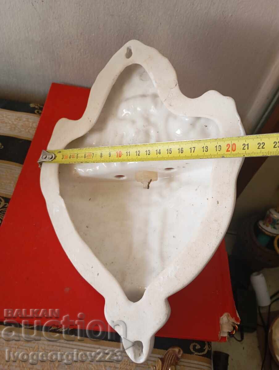 Аукцион порцеланова декорация за стена