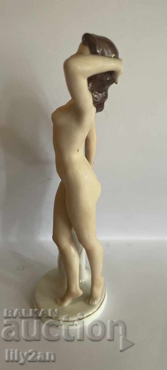 Porcelain figure with price € 75.00 | 146.69 BGN