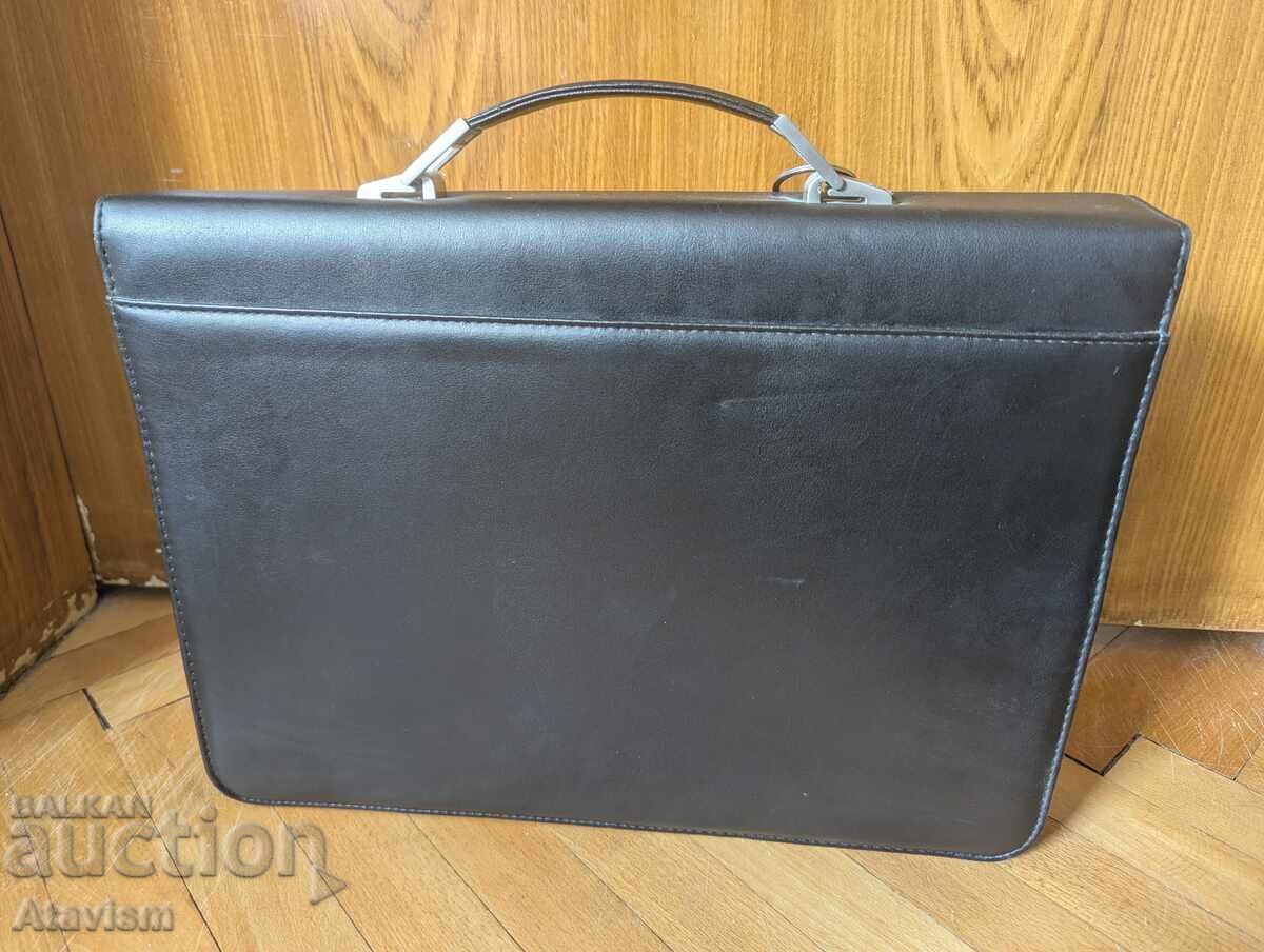 Licitație Thierry Mugler - geantă de documente din piele de designer