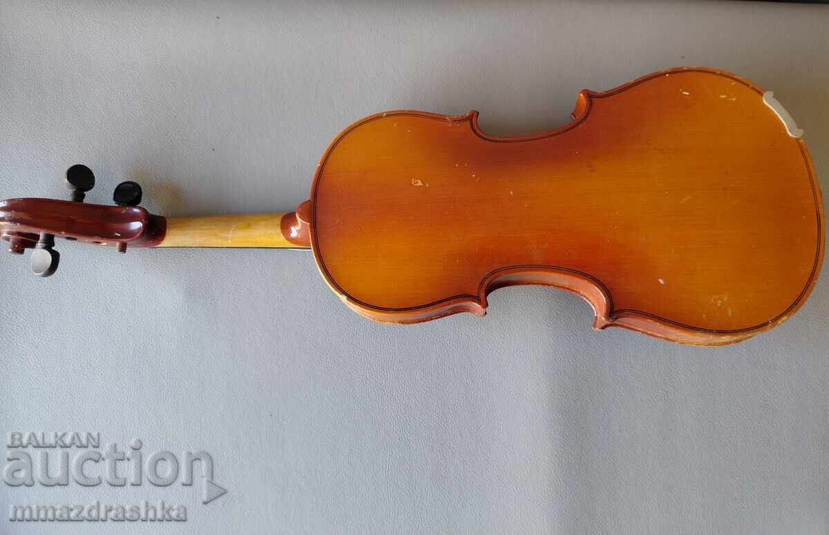 Auction  Violin for decoration